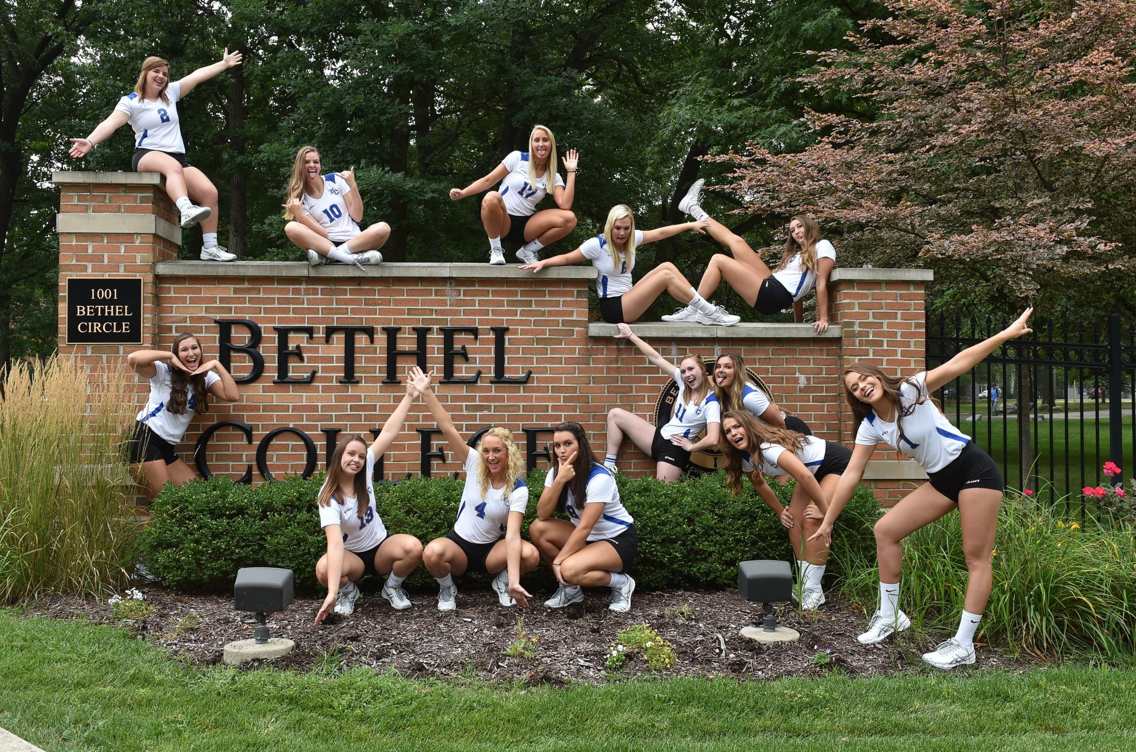 Bethel Volleyball Reaches Halfway Point in Season – Bethel Beacon